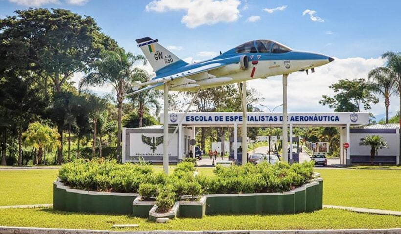 Fachada da Escola de Especialistas de Aeronáutica (EEAR), em Guaratinguetá. Aeroporto de Guaratinguetá passa a receber doações para o RS