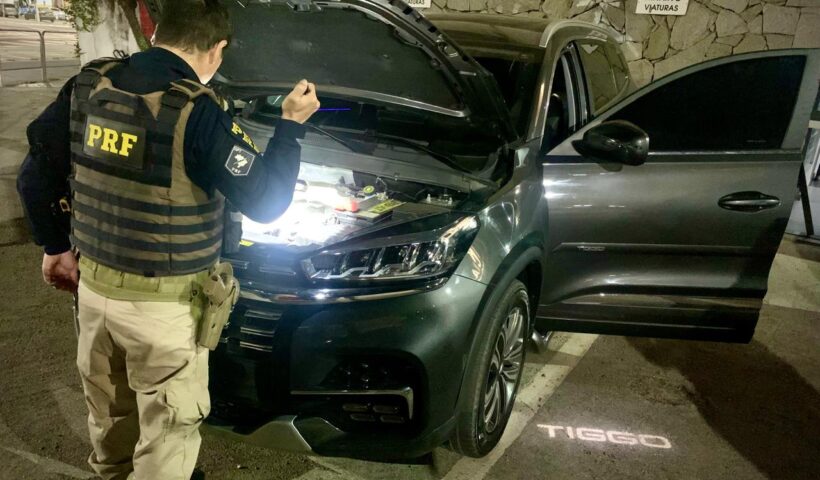 VÍDEO: Veículo de luxo clonado é apreendido na Via Dutra