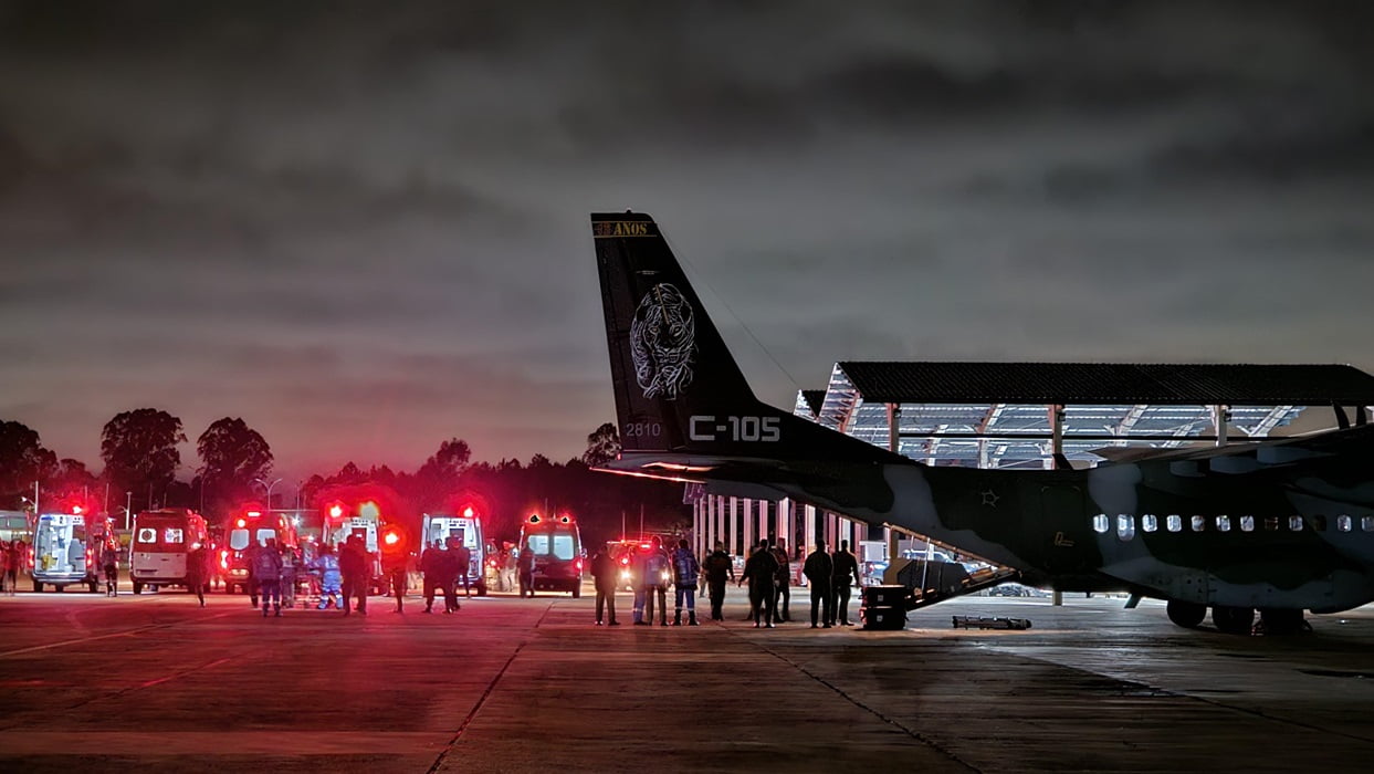 FAB faz transporte de pacientes em UTI aérea no RS