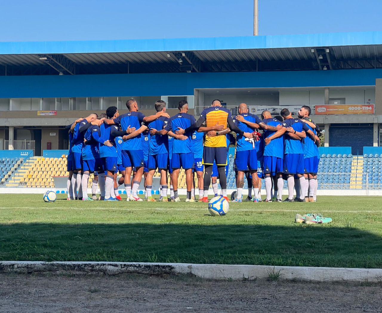 Elenco do São José EC durante treinamento realizado na quinta-feira (23) no estádio Martins Pereira
