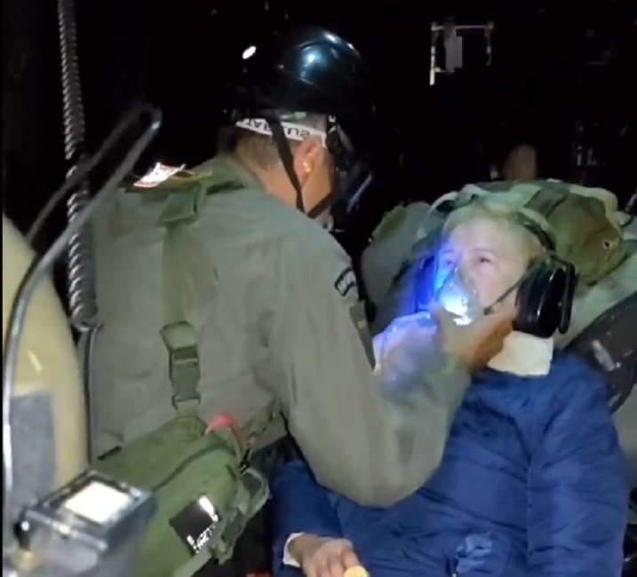 Militares do Cavex de Taubaté resgatam idosos ilhados no RS