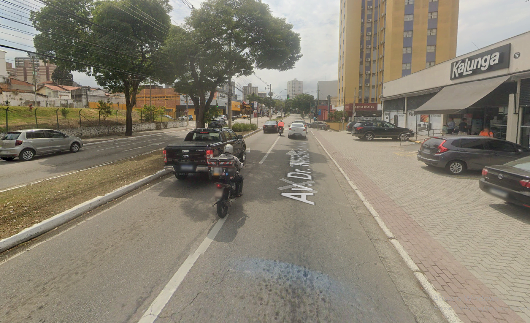 Homem fica machucado após atropelamento na Av. Nelson D’Avila, em São José dos Campos