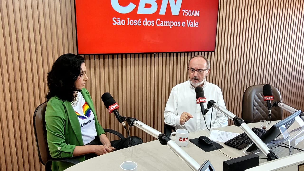 Advogada Carla Silvério, presidente da Comissão de Diversidade Sexual e Gêneros da OAB de São José dos Campos, em entrevista ao Jornal CBN Vale 1ª Edição desta sexta-feira (17)