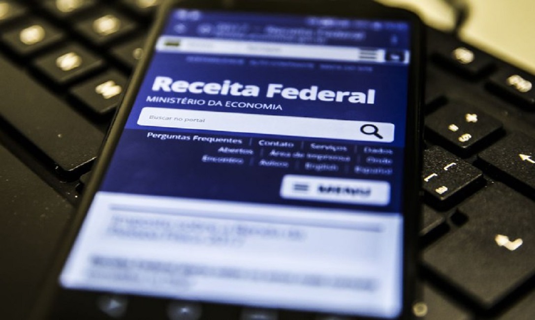 Etec e Fatec de Pindamonhangaba realizam consultoria para declaração do Imposto de Renda.