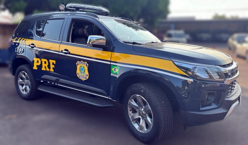 Homem foge do hospital após capotar carro com droga na Dutra