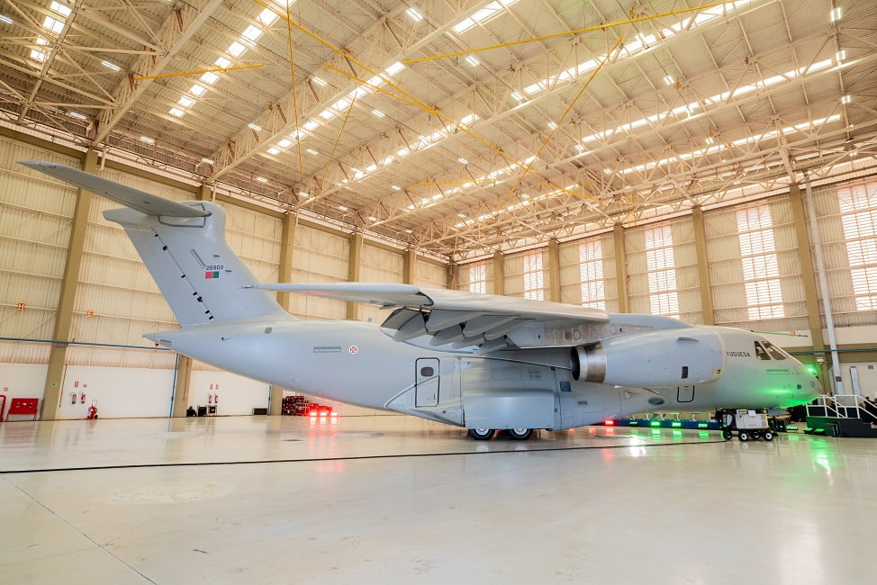 Portugal recebe segunda aeronave KC-390 da Embraer para sua Força Aérea