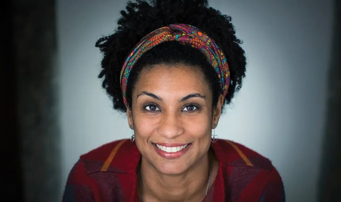 justica-determina-retorno-de-livro-que-menciona-marielle-franco-as-escolas-de-sao-jose-dos-campos