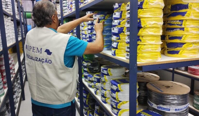 Operação Energia Segura fiscaliza fios elétricos irregulares em Jacareí