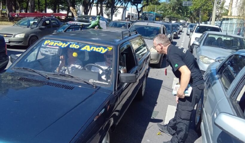 São José inicia distribuição de panfletos contra drogas na porta das escolas