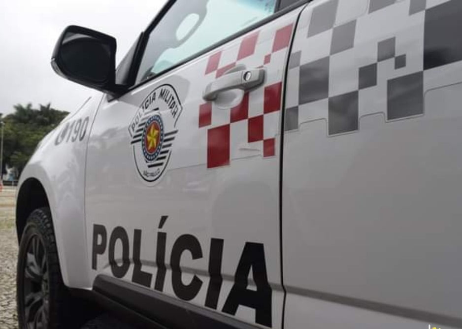 viatura da PM. PM prende quatro procurados pela Justiça no Vale do Paraíba