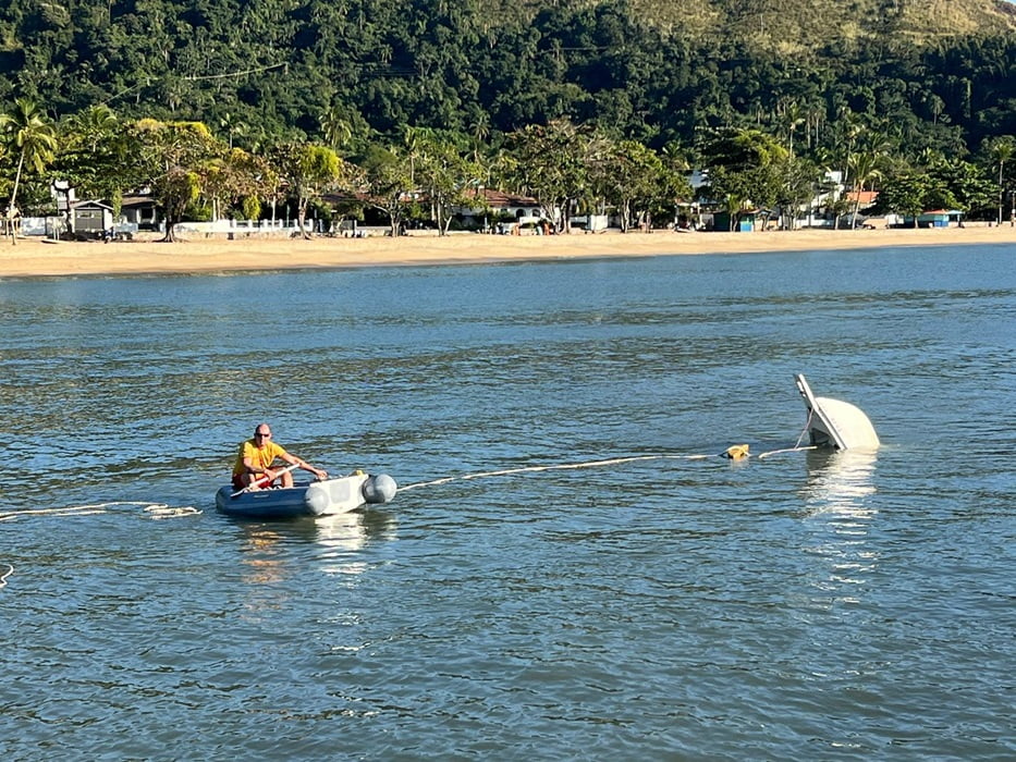 Naufrágio na Praia das Cigarras: homem de 78 anos desaparece em São Sebastião