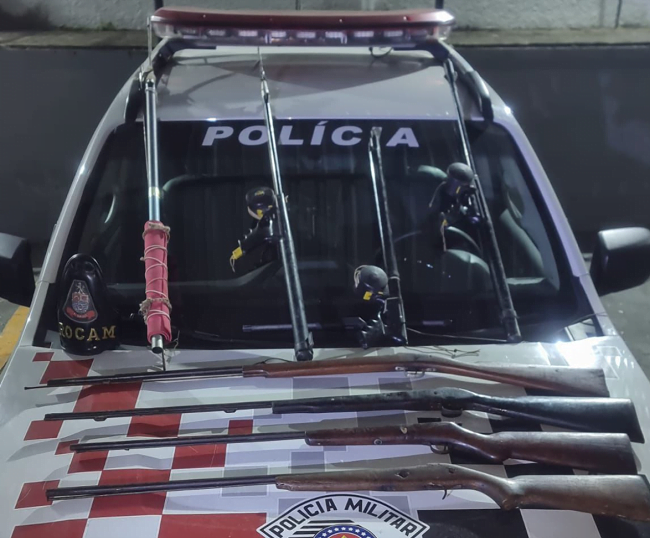 PM prende homem com carabinas e arpões em São José dos Campos