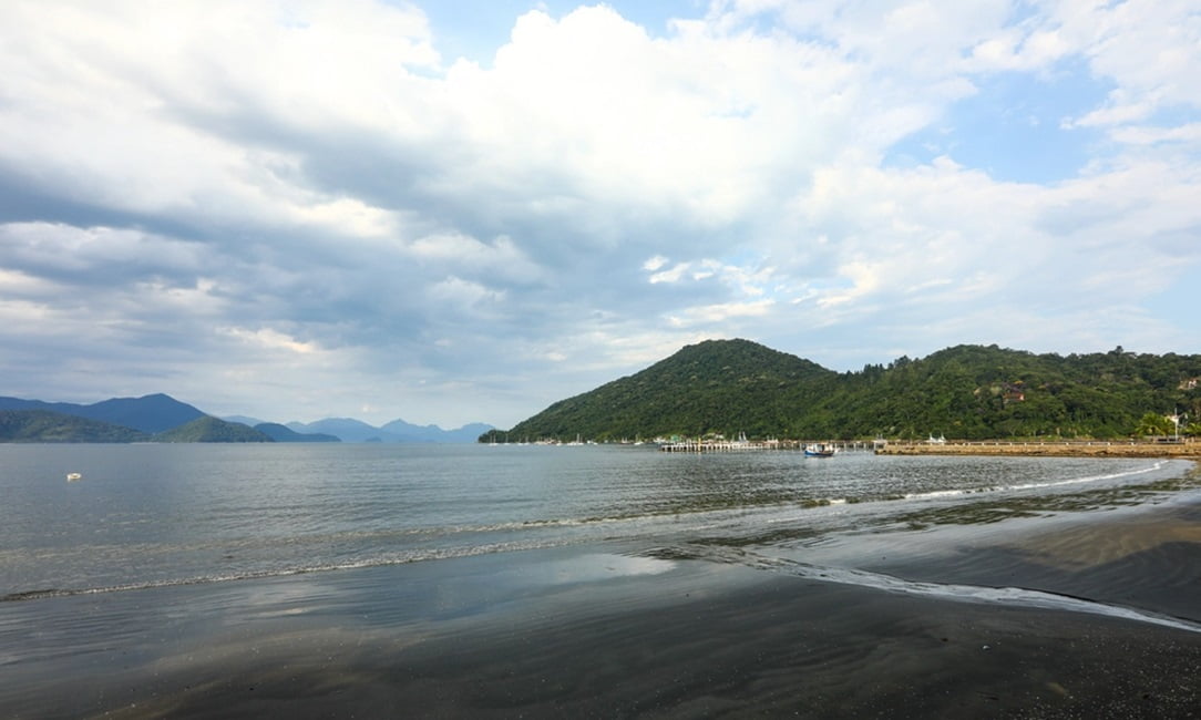 Ubatuba celebra Dia do Oceano com atividades socioambientais na Praia do Itaguá