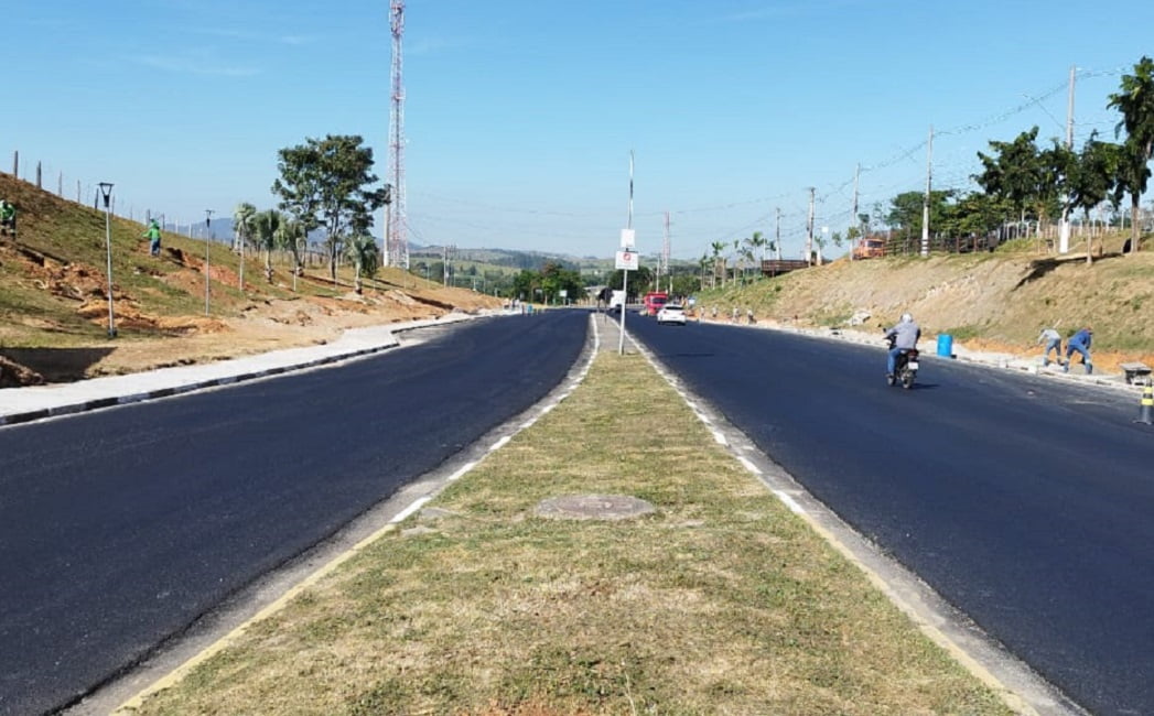 Entrada de Pinda é interditada para instalação do portal de entrada da cidade