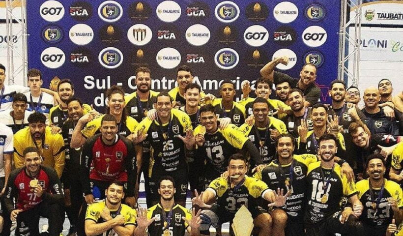 Jogadores do Handebol Taubaté comemoram conquista do Sul Centro de Clubes pela oitava vez