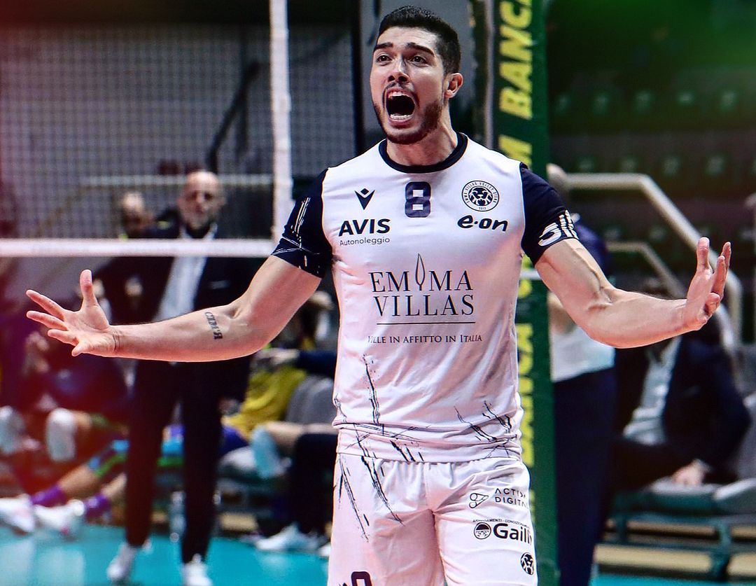 Matheus Krauchuk em ação pelo Siena (Itália)