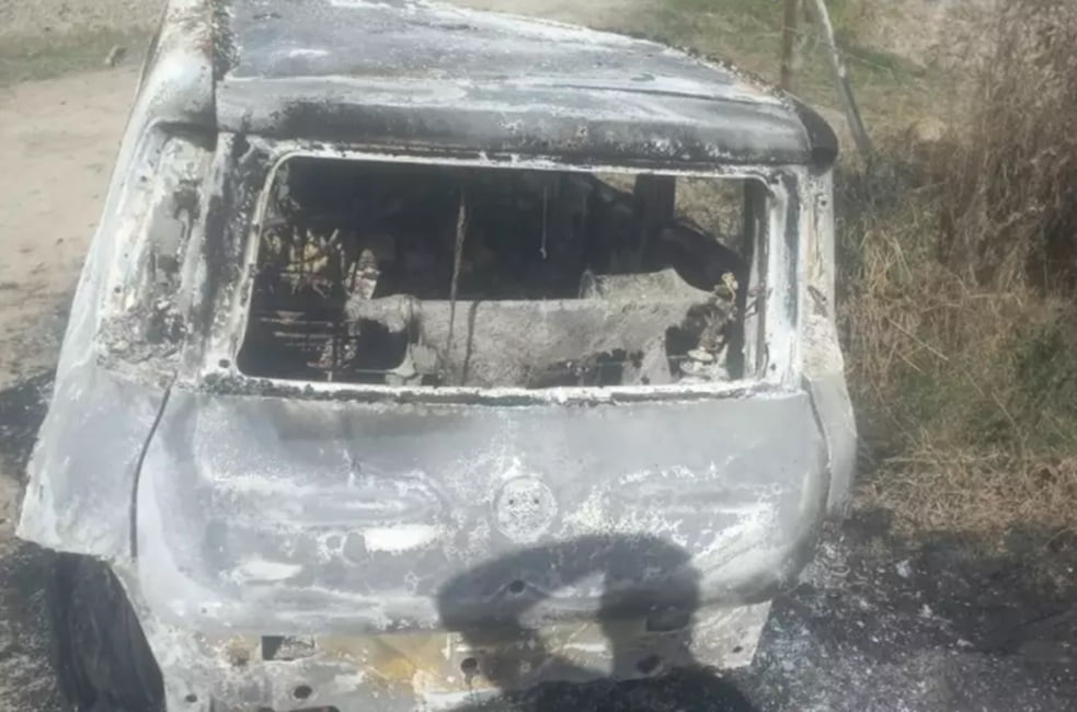 motorista de aplicativo é morto carbonizado em canas.         carro incendiado