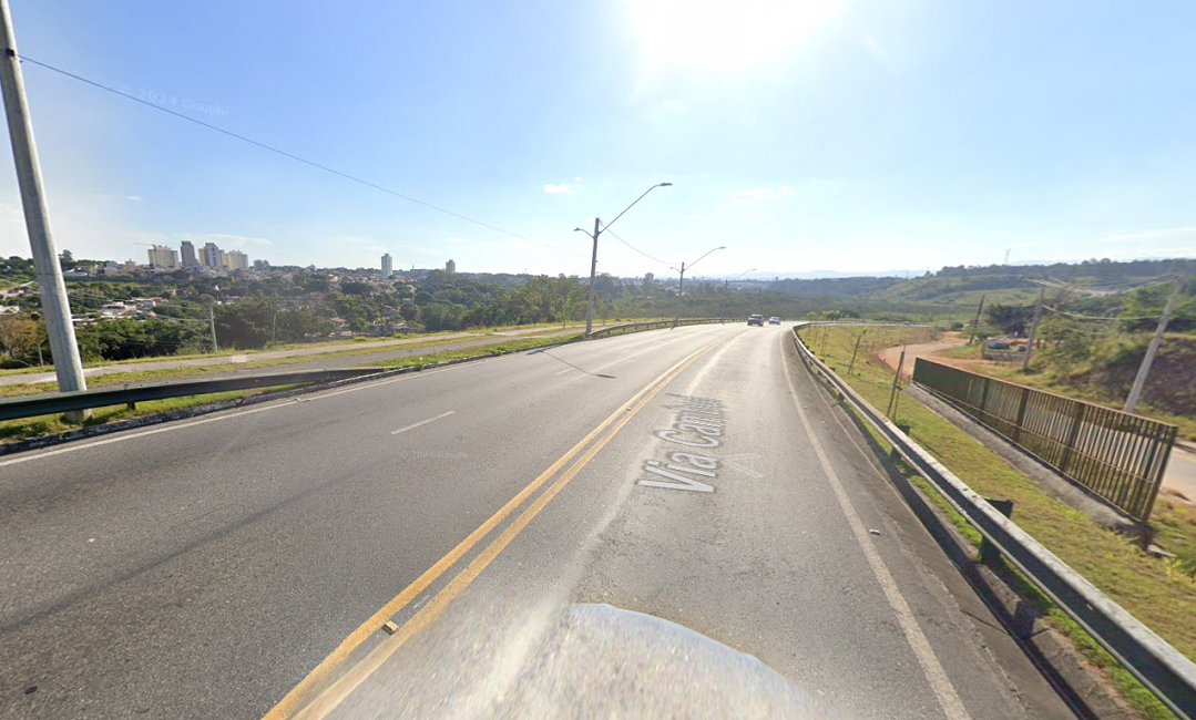 Três pessoas ficam feridas em acidente na Via Cambuí, em SJC