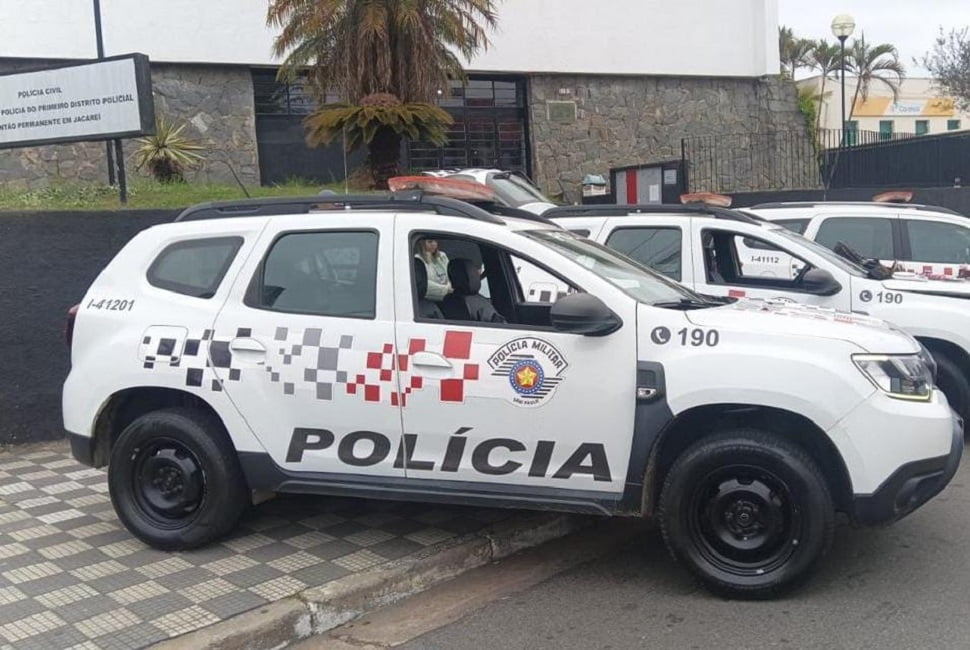 Cinco são detidos por porte ilegal de arma e tráfico de drogas em Jacareí