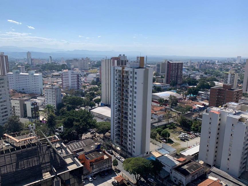 Fim de semana de julho deve ter temperaturas amenas e tempo seco no Vale. Foto mostra vista aérea de São José dos Campos, na região central.