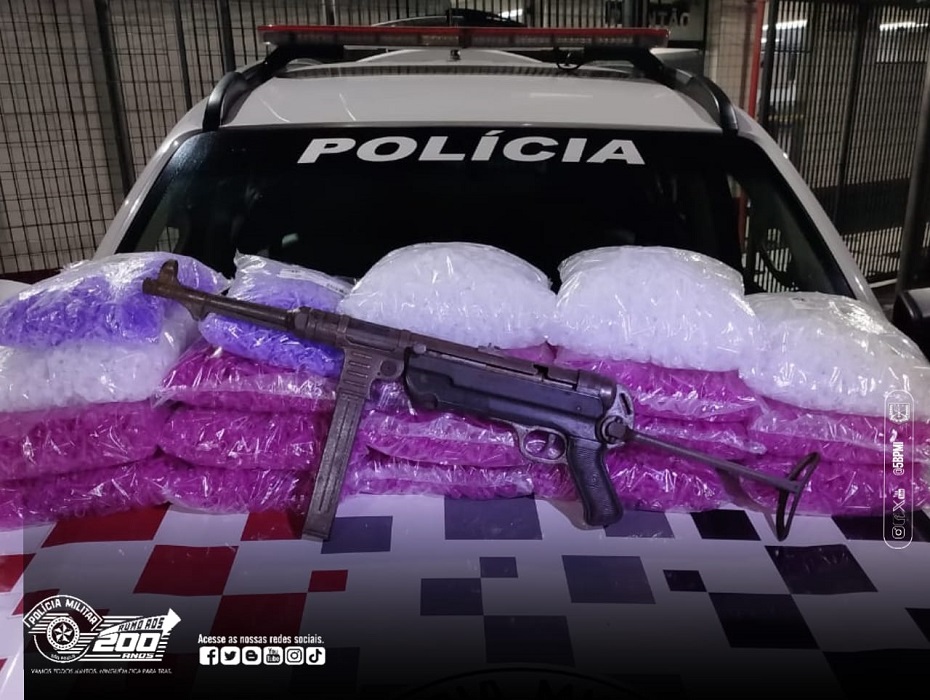 Polícia prende suspeito de tráfico em Pinda com metralhadora usada por nazistas na Segunda Guerra