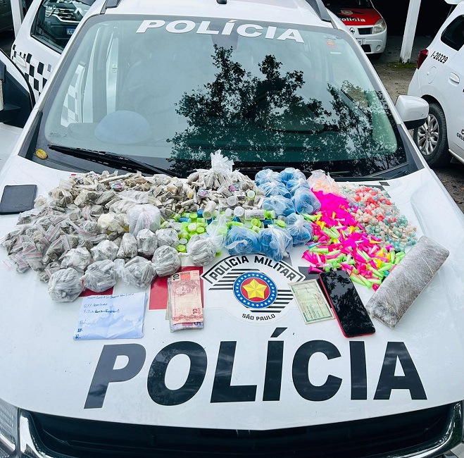 Jovem com mais de 1500 porções de drogas é preso em Ubatuba