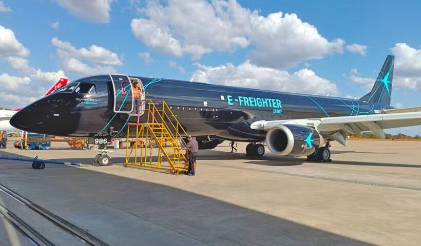 Embraer estreia novo jato E-Freighter na Inglaterra em comemoração aos 55 anos da empresa