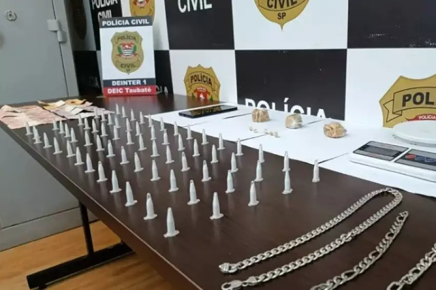 Um adolescente foi apreendido por suspeita de envolvimento na morte de um jovem em frente a uma adega na Vila Nogueira, em Taubaté.