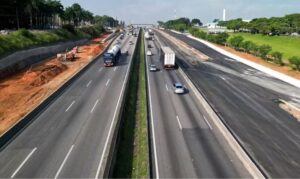 Via Dutra: Obras alteram o trânsito no Jardim das Indústrias em São José