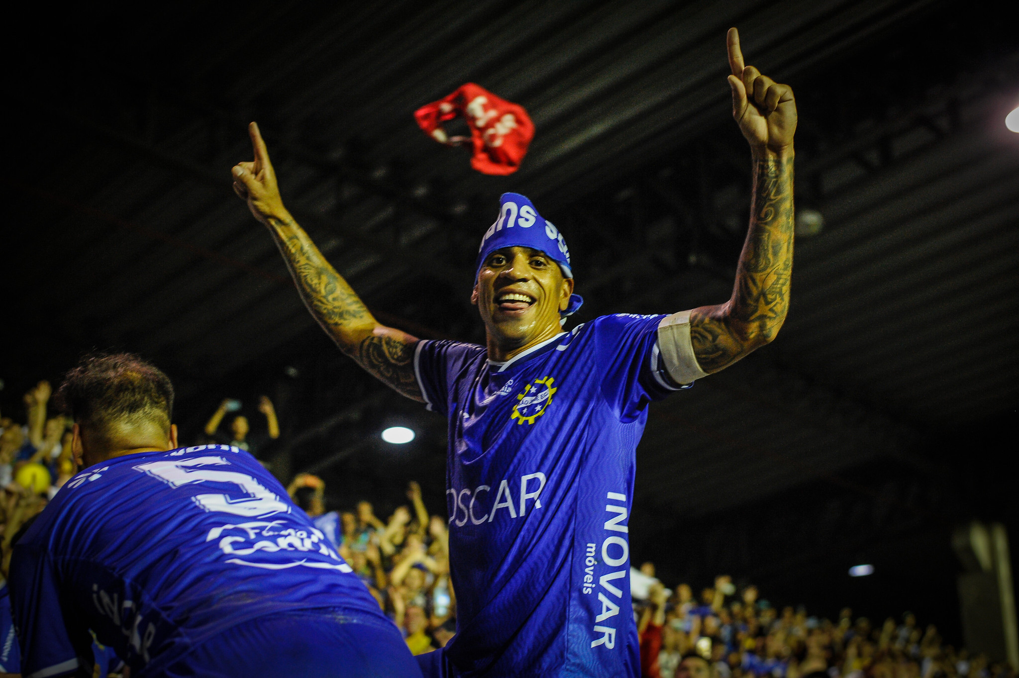 Caio César na comemoração do acesso para a Série A-2 do Campeonato Paulista