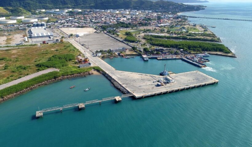 Porto de São Sebastião tem recorde de movimentação de cargas no primeiro semestre