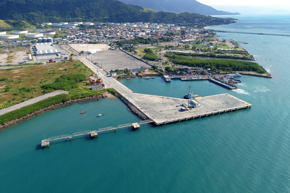 Porto de São Sebastião tem recorde de movimentação de cargas no primeiro semestre