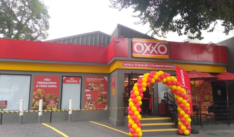 Unidade da Rede OXXO na região central de São José dos Campos. Foto: Joaquim Machado/CBN Vale