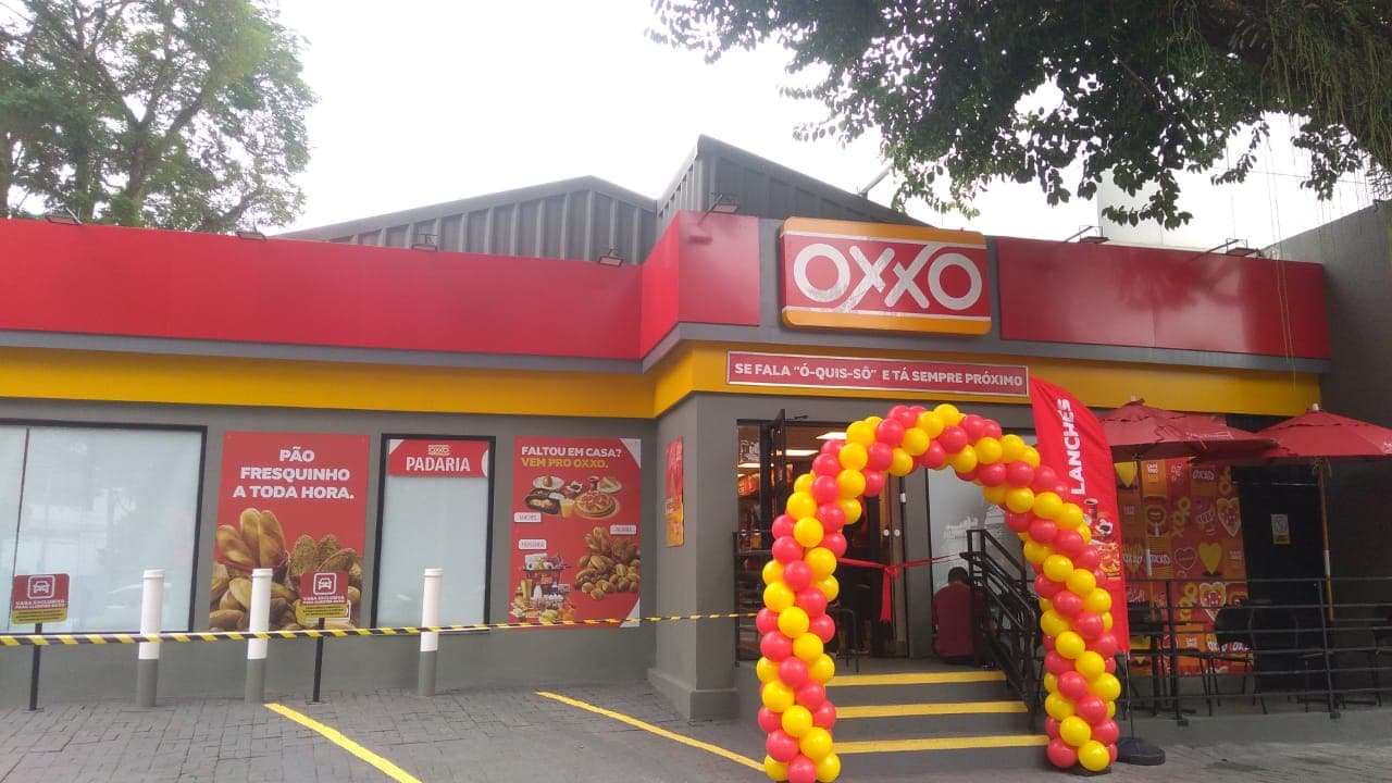 Unidade da Rede OXXO na região central de São José dos Campos