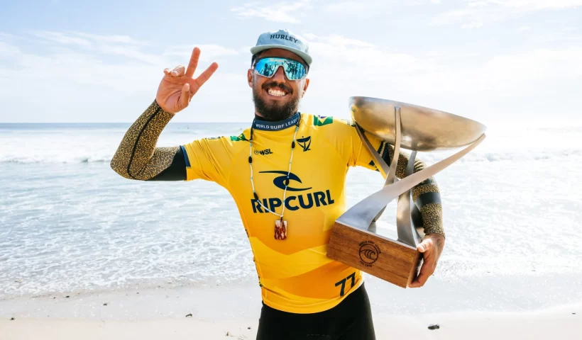Filipe Toledo, atual bicampeão da WSL é um dos representantes da RMVale em Paris 2024