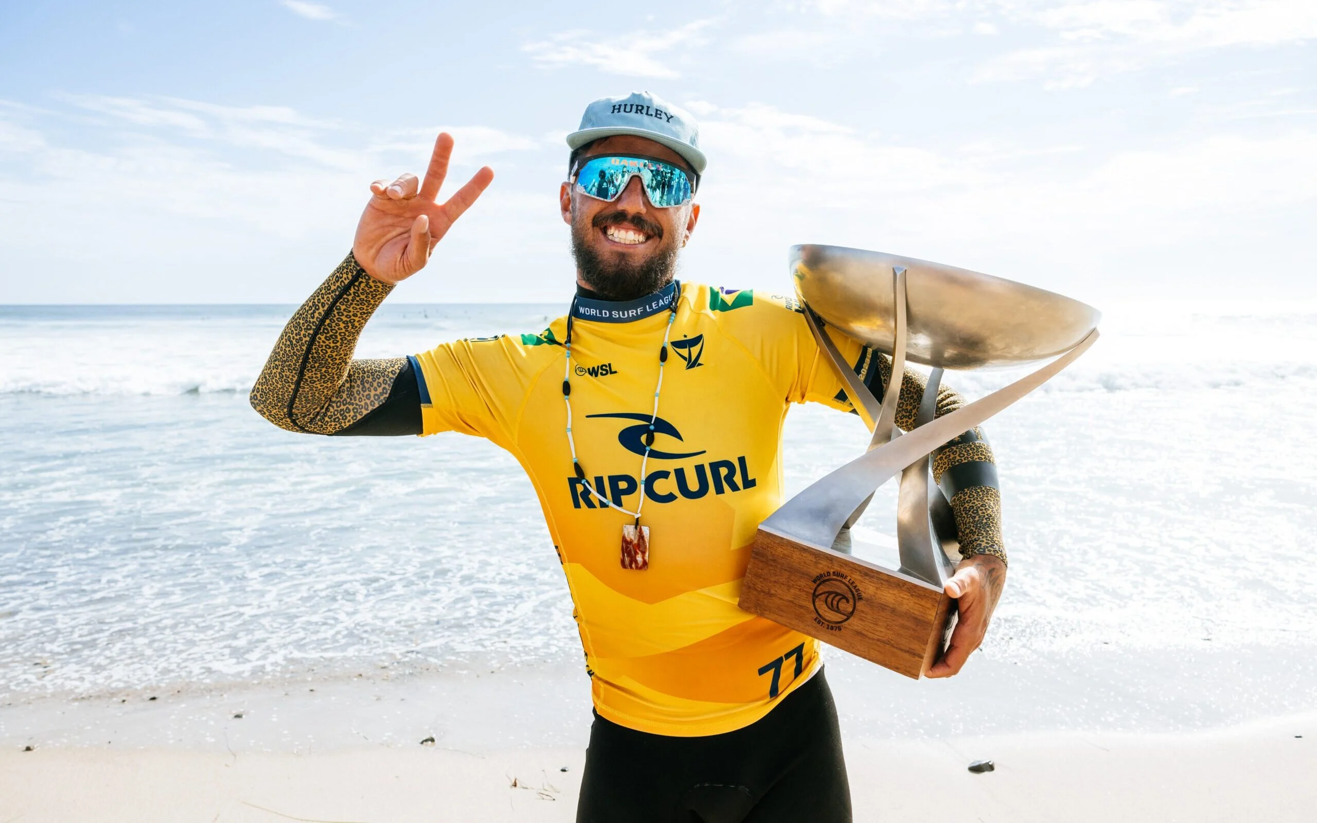 Filipe Toledo, atual bicampeão da WSL é um dos representantes da RMVale em Paris 2024