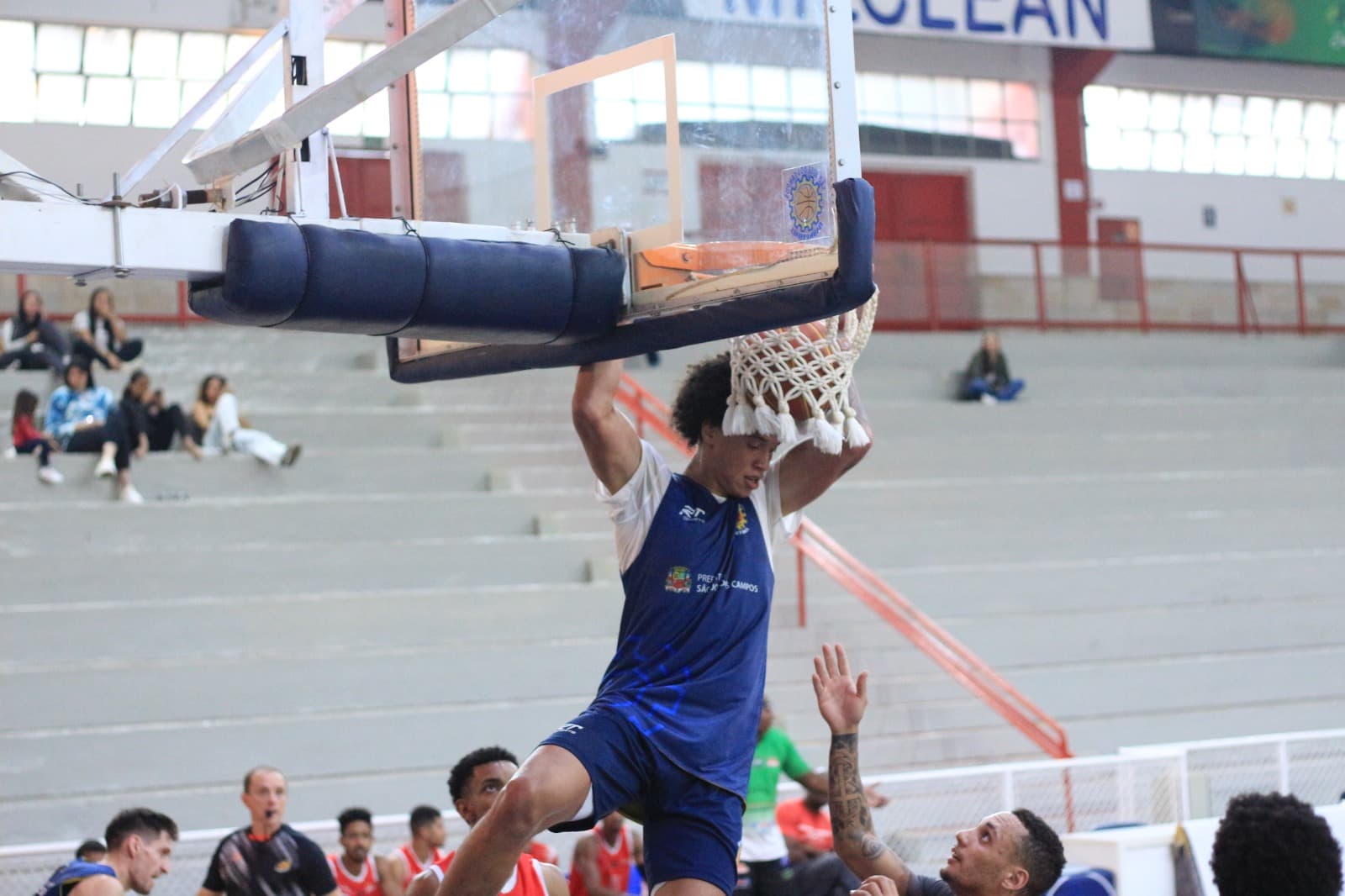 O São José Basketball venceu o Pinda em jogo amistoso disputado na tarde da última terça-feira (16), no Linneu de Moura.