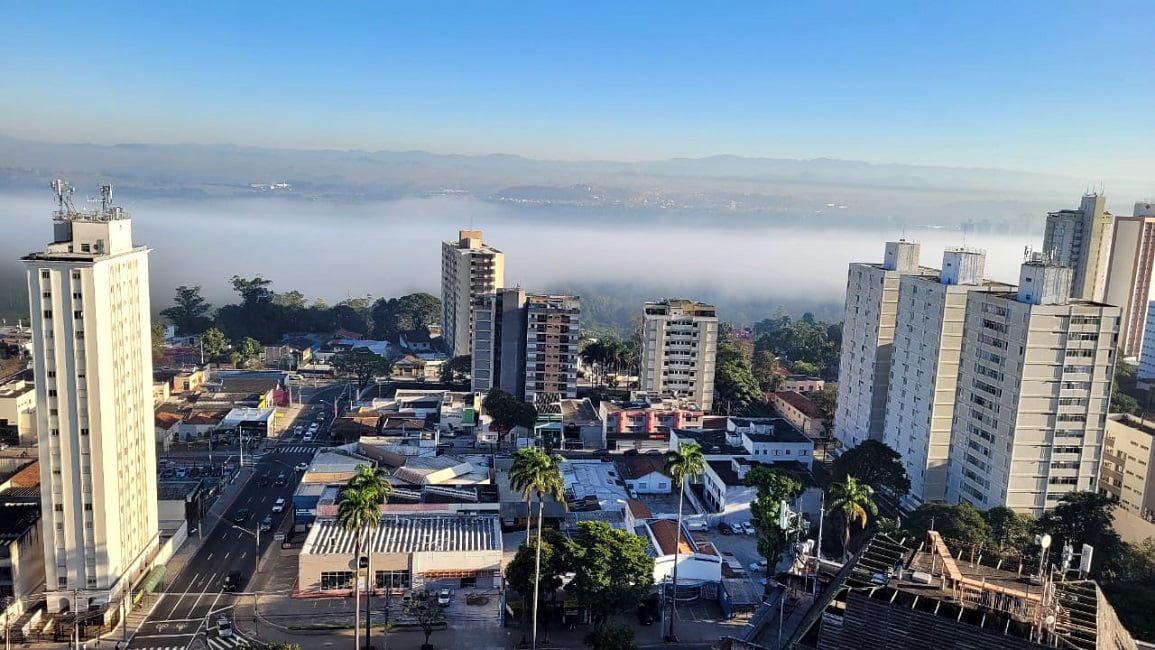Vista aérea de São José dos Campos, na região central. Temperaturas voltam a subir ao longo da semana no Vale do Paraíba; veja a previsão