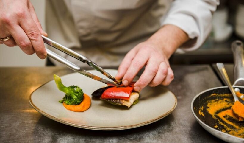 Inscrições para cursos de hospitalidade e gastronomia em Paraibuna se encerram nesta segunda