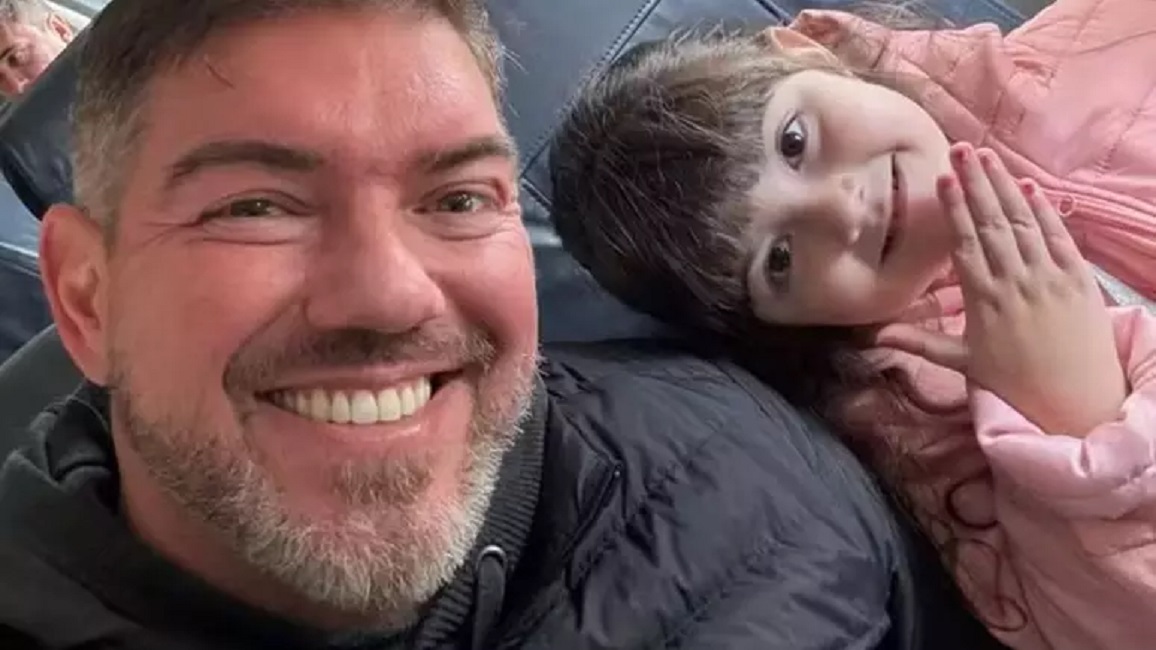 Menina Liz, morta no acidente, viajava com o pai e tinha 3 anos