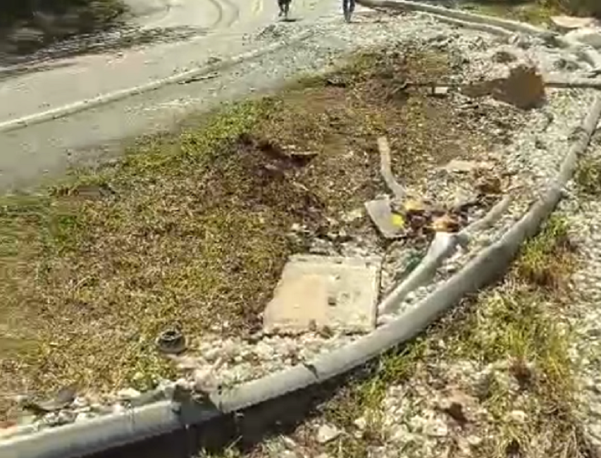 Motorista morre após caminhão cair em ribanceira em Cruzeiro