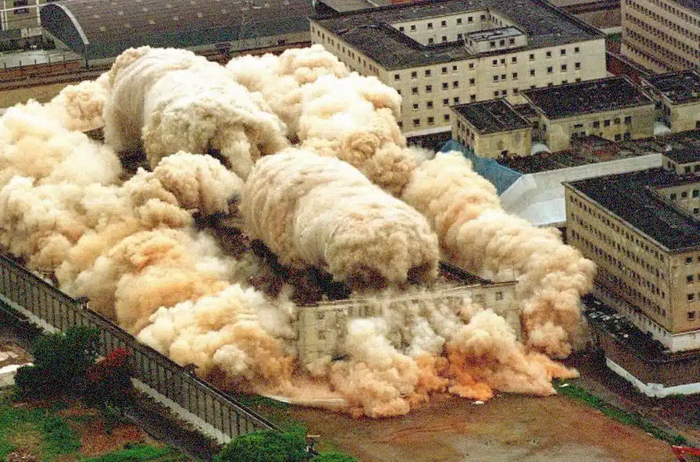 Implosão do Carandiru aconteceu em 2002