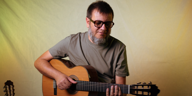 Joseense Joca Freire apresenta show "releituras", que mistura suas músicas autorais e os clássicos do MPB