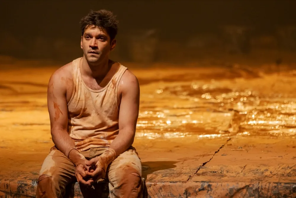 O espetáculo Tom na Fazenda é o destaque teatral da Agenda Cultural no Vale deste final de semana 