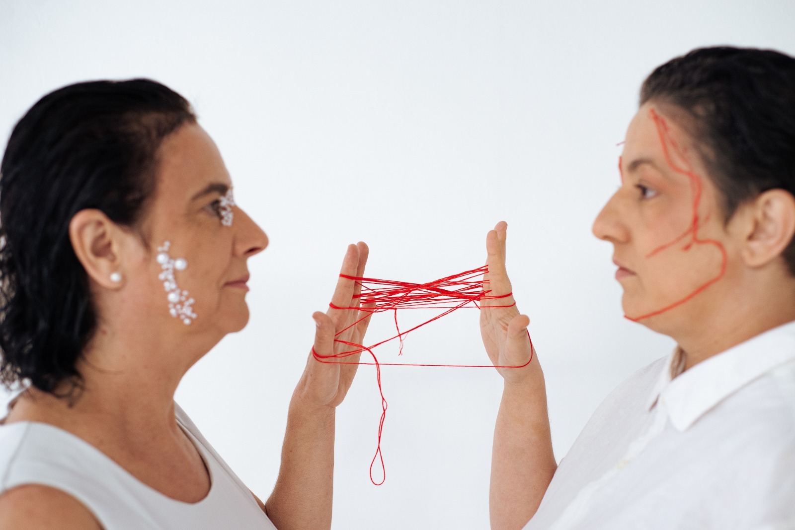 A peça “O Corpo da Mulher Como Campo de Batalha” é o destaque teatral da Agenda Cultural no Vale deste final de semana 
