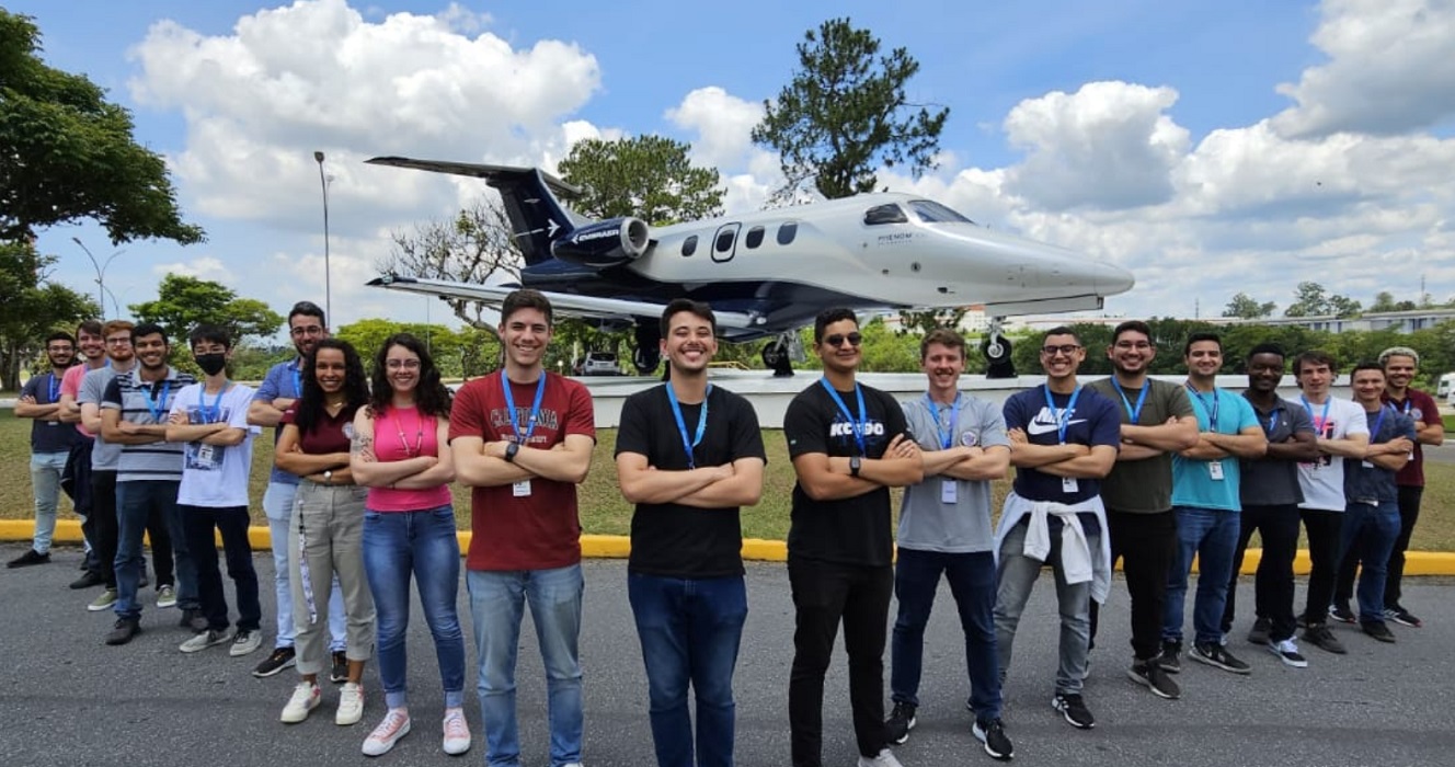Embraer oferece mestrado com bolsa de R$ 5 mil e 96% de contratação
