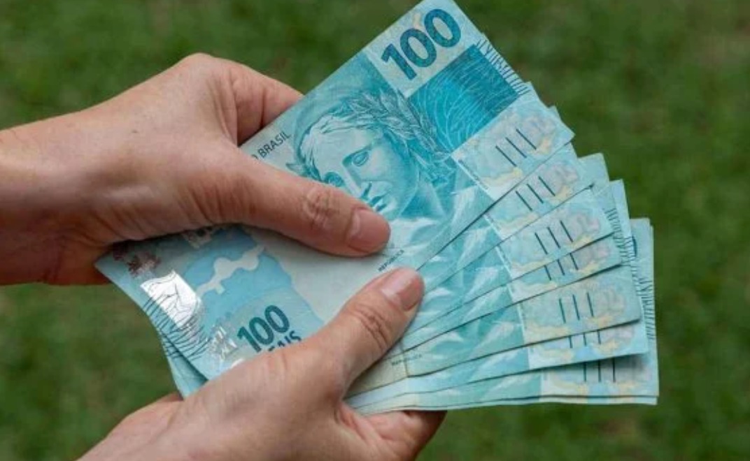Receita libera 4º lote de restituição do IR 2024 com mais de R$ 6,8 bilhões