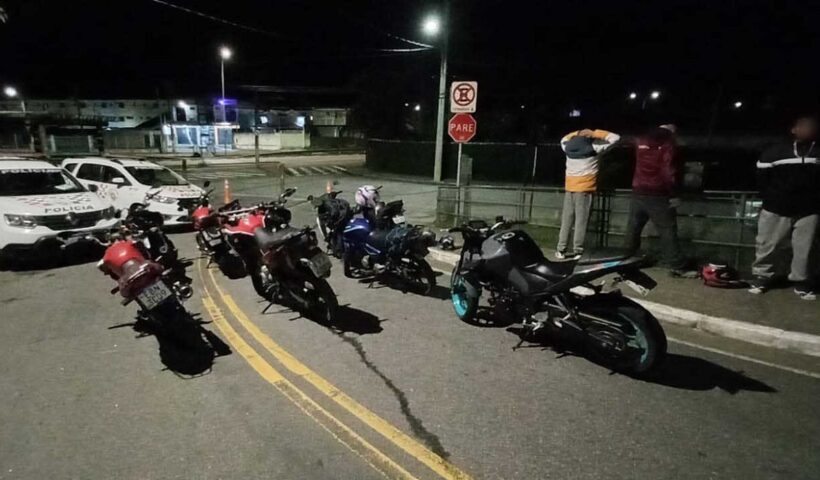 Jovens debocham da lei e têm motos apreendidas em operação da PM em Caraguá