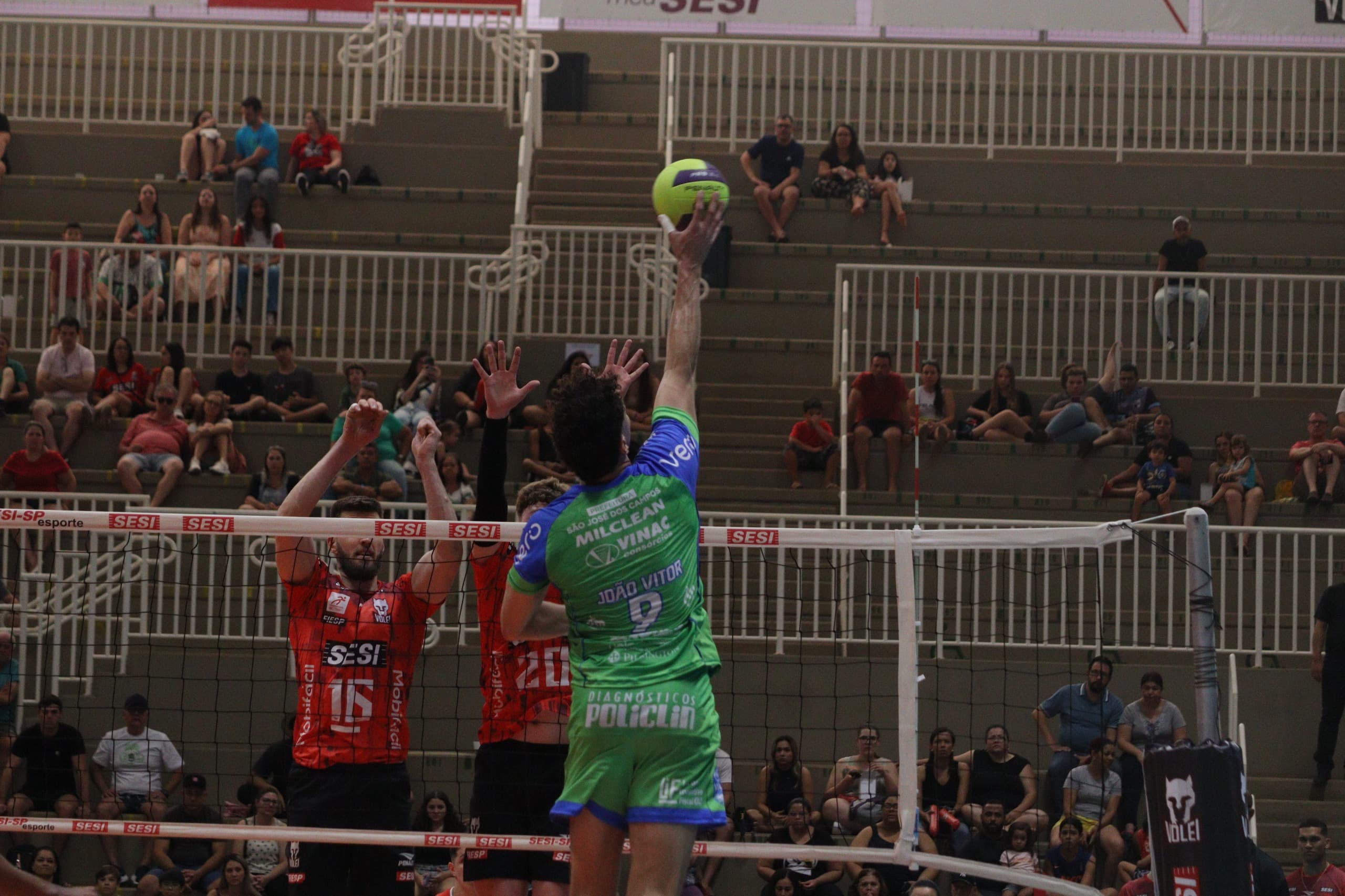 Jogo entre Vôlei São José e SESI Bauru pela terceira rodada do Campeonato Paulista 2024