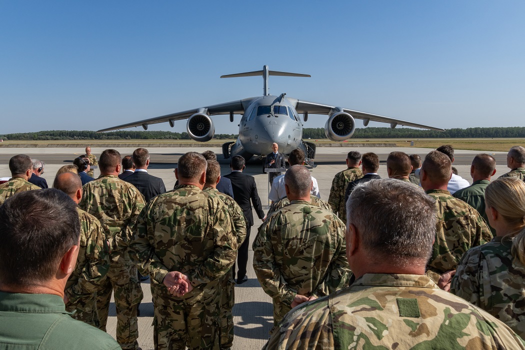 C-390 delivery to Hungarian Air Force; Hungria reforça OTAN com aquisição do C-390 da Embraer